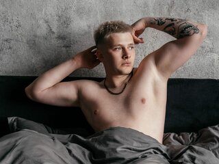 Fuck pussy MachineKelly