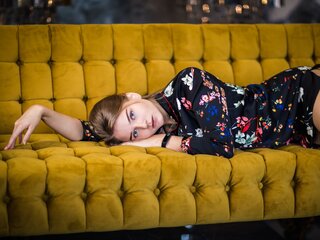 Livesex camshow SensitiveLeah